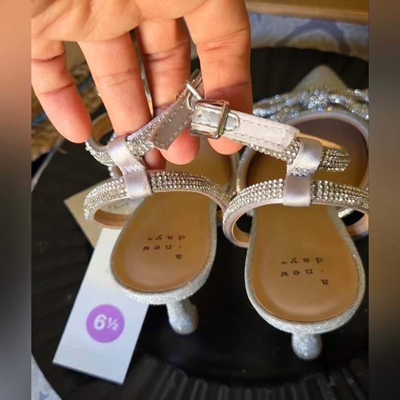 NWT a new day Silver Glitter Bow Pointed Toe Ankle Strap Flats Size 6.5 - Picture 5 of 12